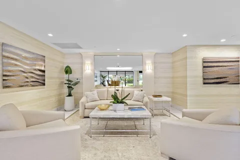 $585,000 | 3440 South Ocean Boulevard, Unit 107S, Palm Beach, FL 33480