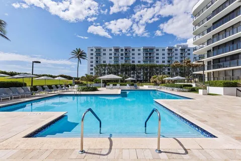 $585,000 | 3440 South Ocean Boulevard, Unit 107S, Palm Beach, FL 33480