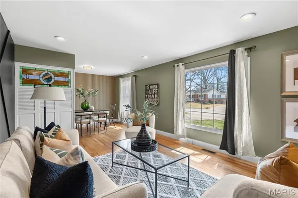 $269,900 | 2175 Somerset Drive, Florissant, MO 63033