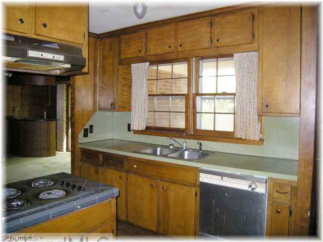 8307 Maloe Court Oak Ridge, NC 27310 - Photo 3 of 8 Kitchen.