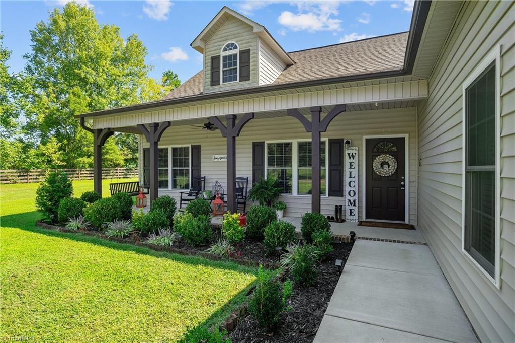 862 Rainbow Road Advance, NC 27006 - Photo 2 of 47