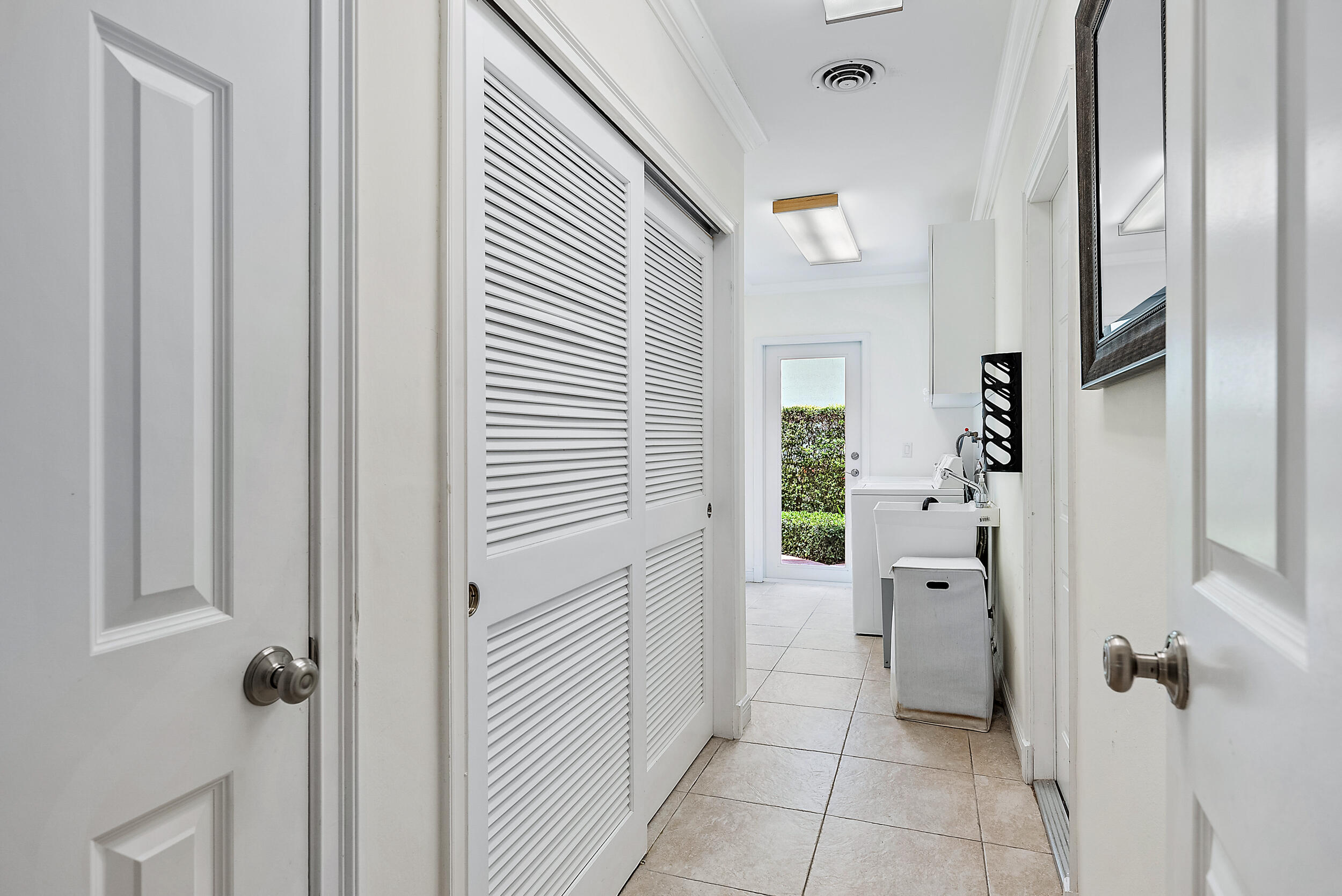 19165 Waterway Road Jupiter, FL 33469 - Photo 47 of 49 Laundry/Utility room