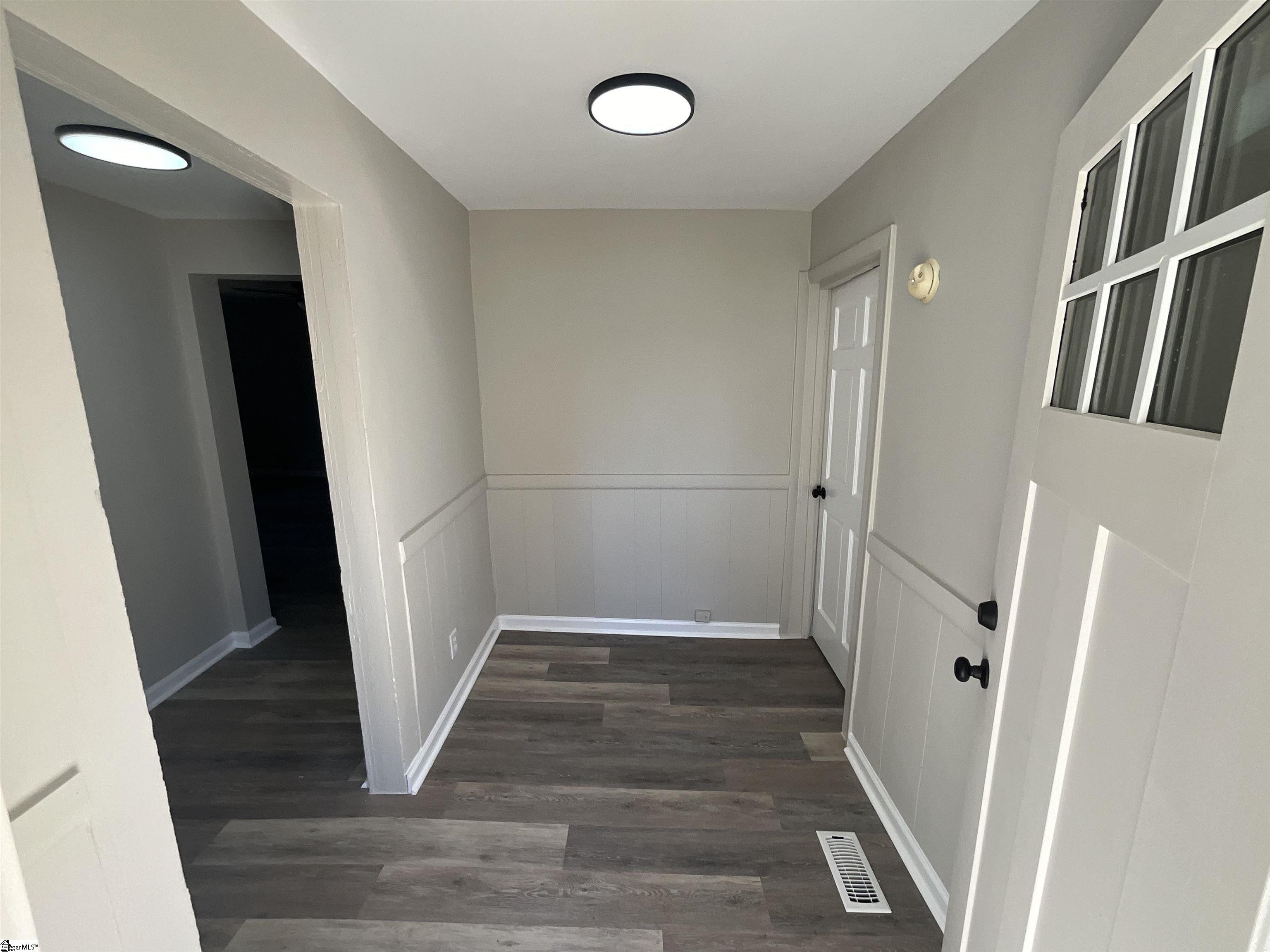 505 East Robinson Street Gaffney, SC 29340 - Photo 2 of 25