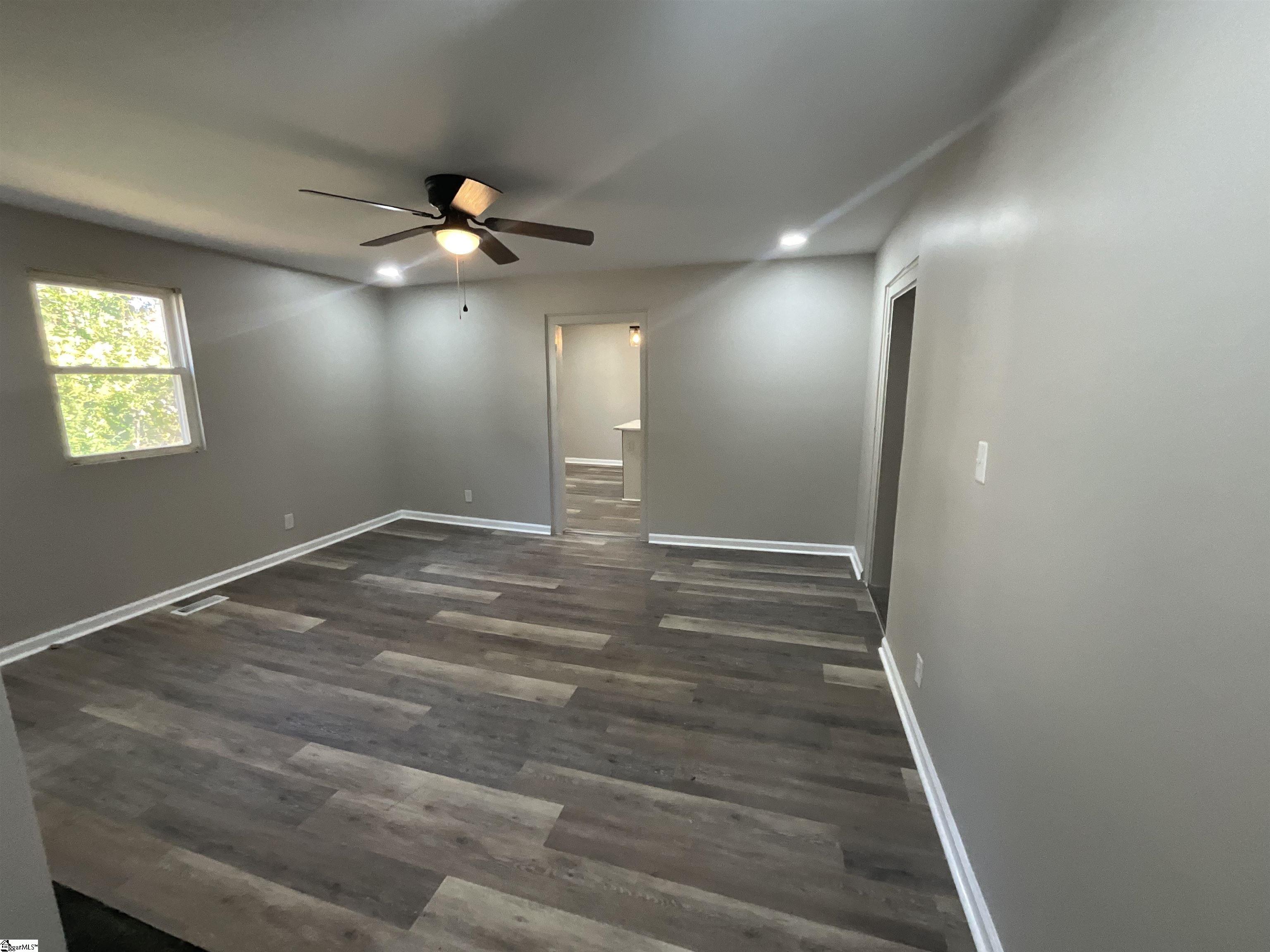 505 East Robinson Street Gaffney, SC 29340 - Photo 4 of 25