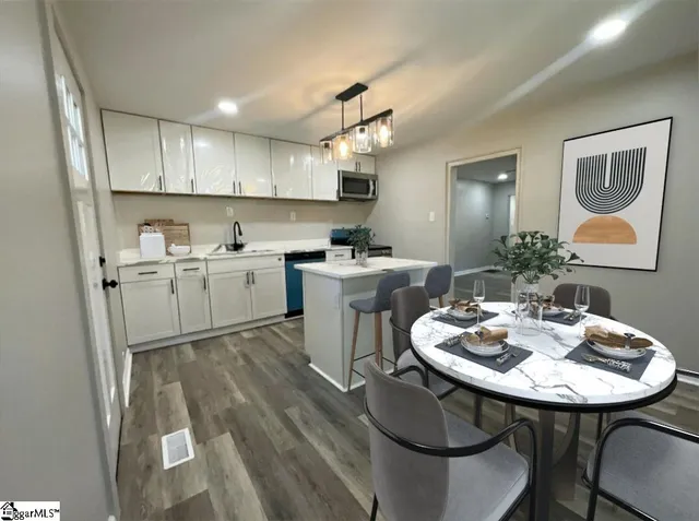 $199,998 | 505 East Robinson Street, Gaffney, SC 29340