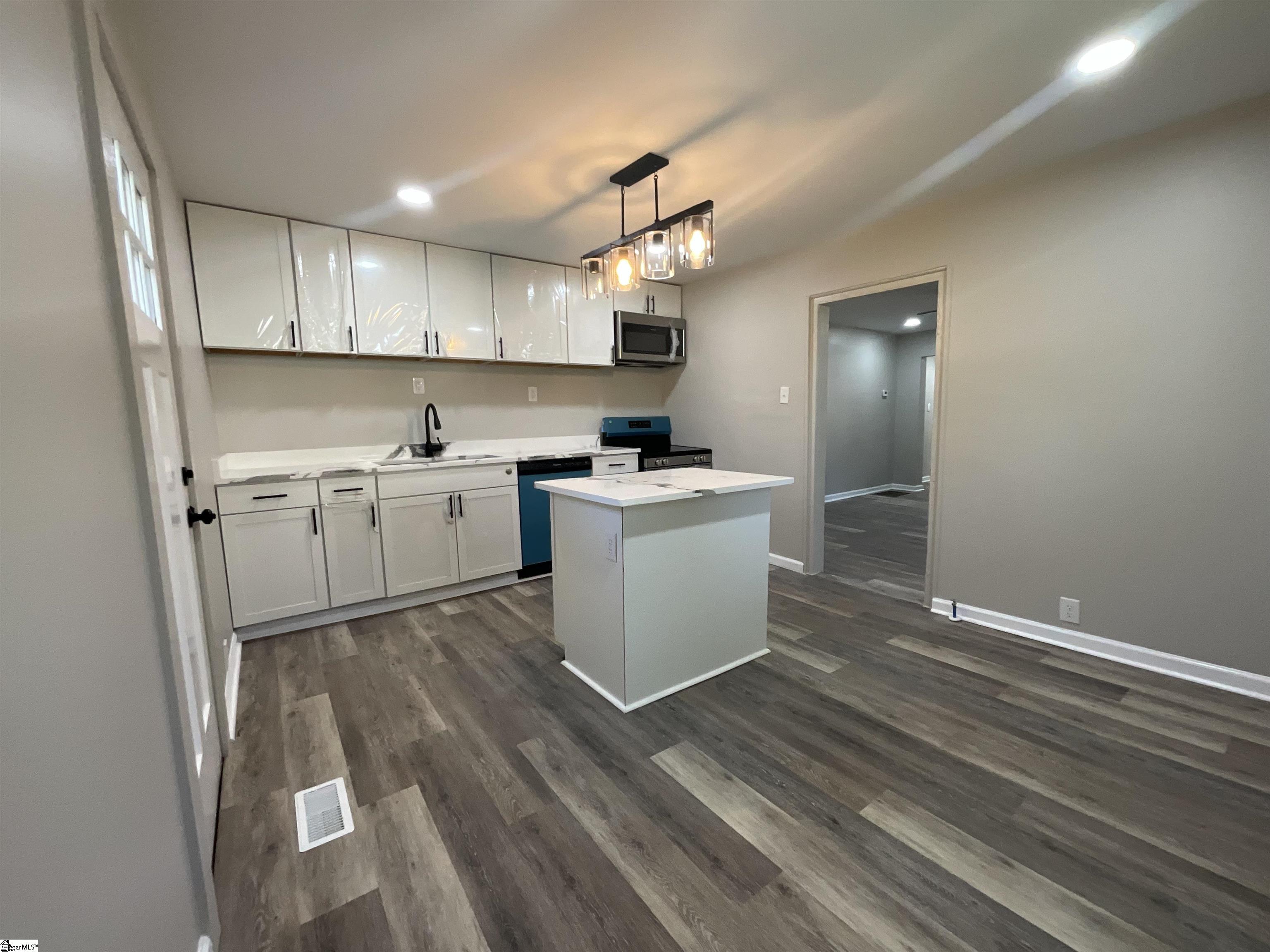 505 East Robinson Street Gaffney, SC 29340 - Photo 9 of 25