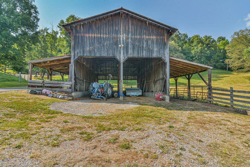 158 Pete Slagle Road Watauga, TN 37694 - Photo 66 of 70 barn2