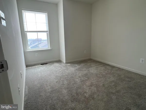 $2,100 | 123 Charterhouse Street, Falling Waters, WV 25419