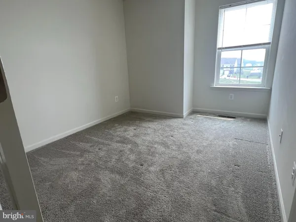 $2,100 | 123 Charterhouse Street, Falling Waters, WV 25419