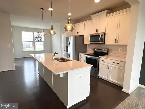 $2,100 | 123 Charterhouse Street, Falling Waters, WV 25419