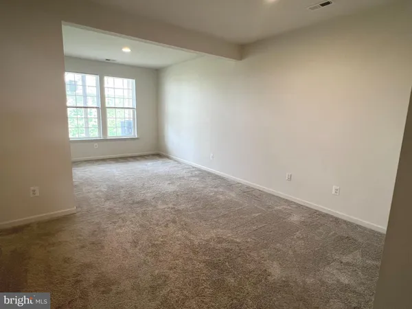 $2,100 | 123 Charterhouse Street, Falling Waters, WV 25419