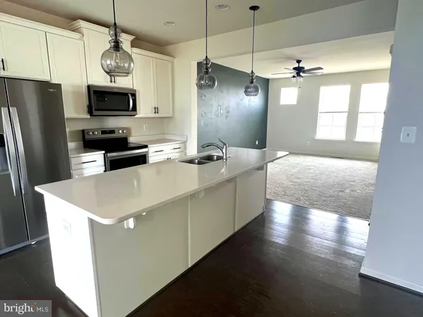 $2,100 | 123 Charterhouse Street, Falling Waters, WV 25419