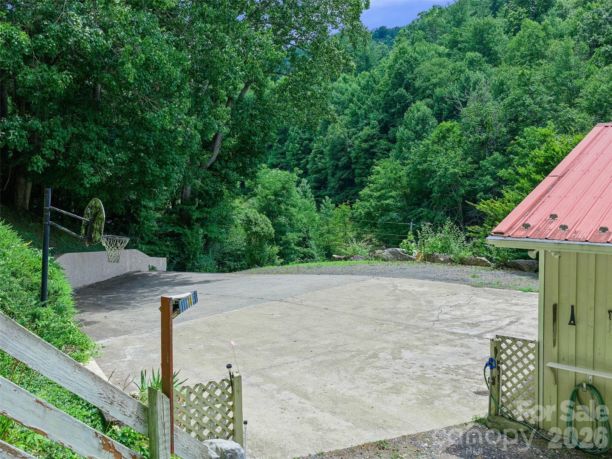 1065 Upper Pig Pen Road Green Mountain, NC 28740 - Photo 37 of 39