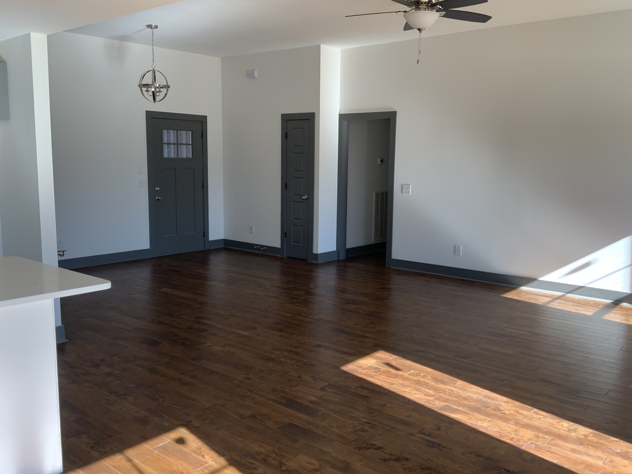 1048 Jonathan Lane Springfield, TN 37172 - Photo 4 of 14 Gallery Image 4