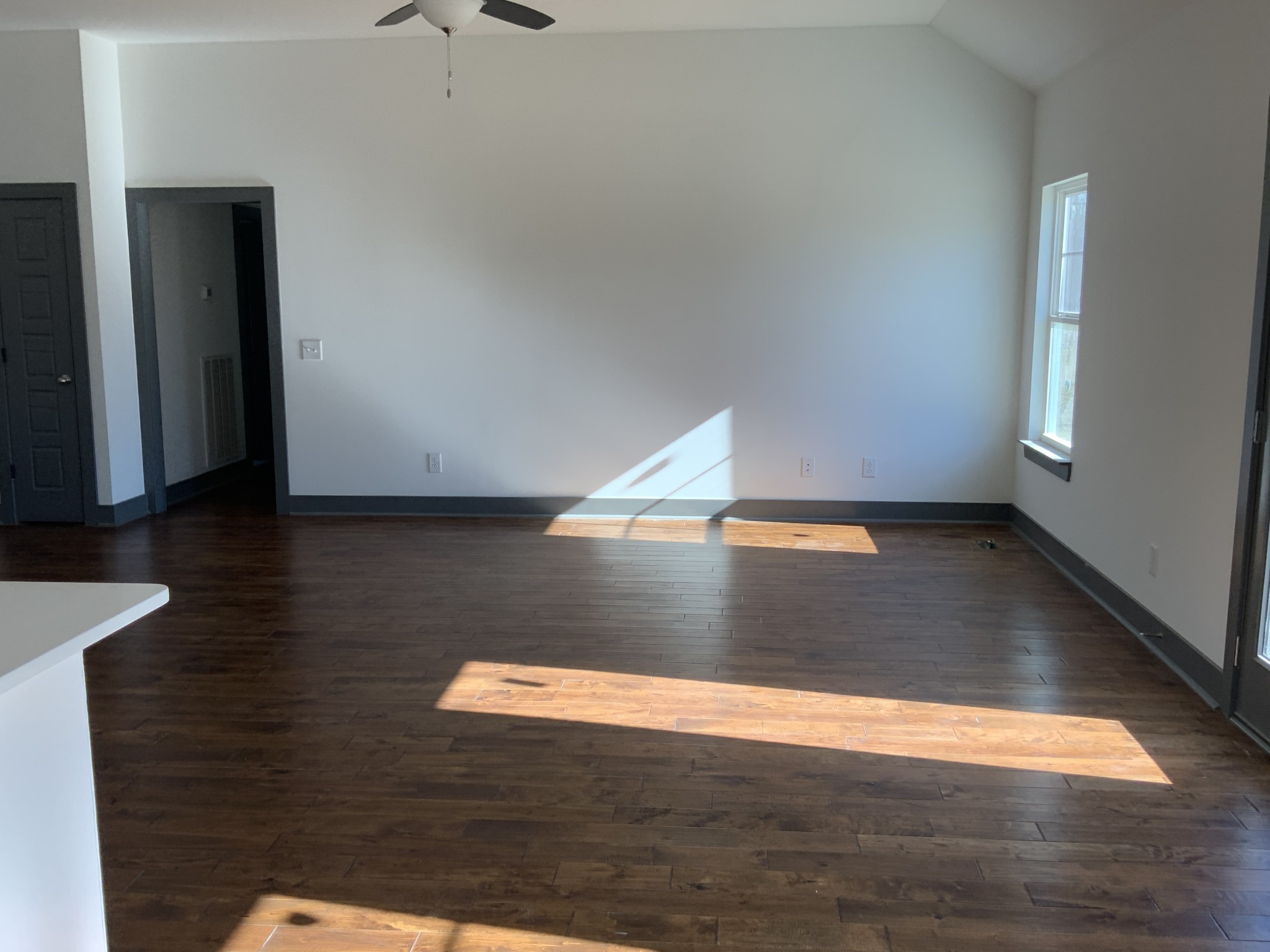 1048 Jonathan Lane Springfield, TN 37172 - Photo 6 of 14 Gallery Image 6