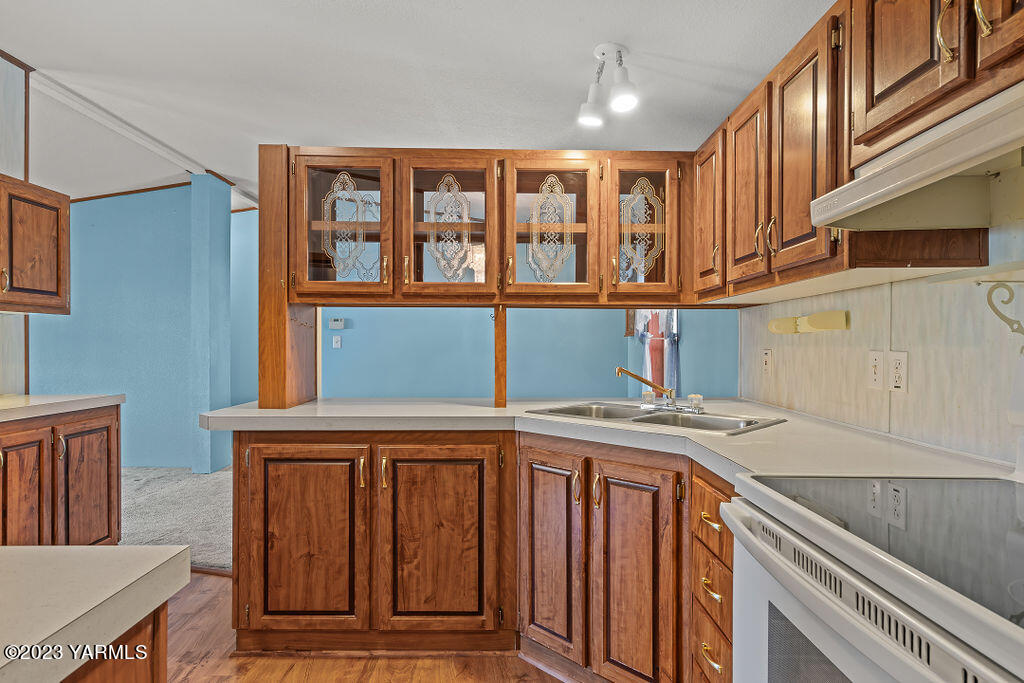 1200 South Euclid Road, Unit 99 Grandview, WA 98930 - Photo 9 of 22 a view of a kitchen