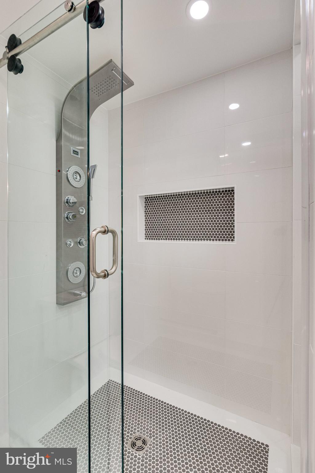 6101 Edsall Road, Unit 1207 Alexandria, VA 22304 - Photo 33 of 72