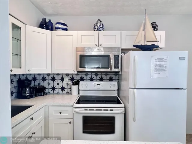 $2,500 | 120 Northeast 20th Avenue, Unit 12, Deerfield Beach, FL 33441