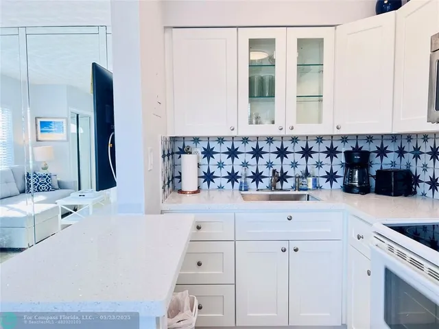 $2,500 | 120 Northeast 20th Avenue, Unit 12, Deerfield Beach, FL 33441