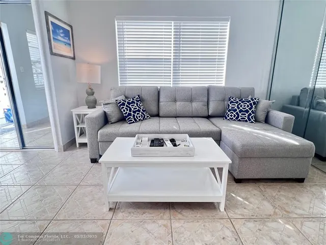 $2,500 | 120 Northeast 20th Avenue, Unit 12, Deerfield Beach, FL 33441