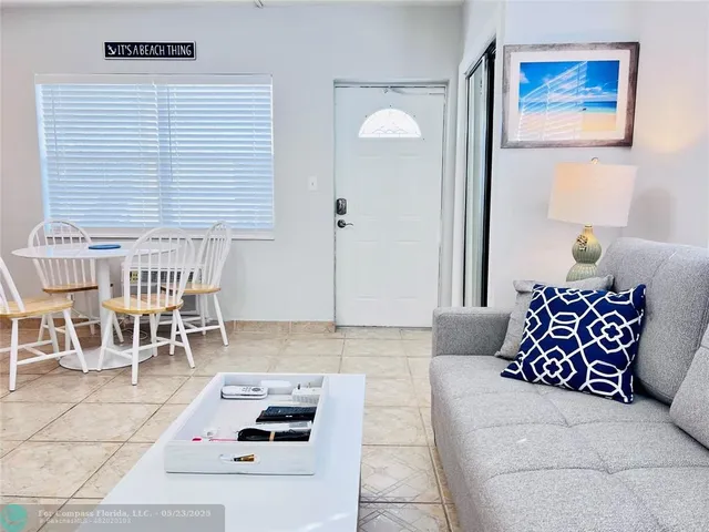 $2,500 | 120 Northeast 20th Avenue, Unit 12, Deerfield Beach, FL 33441