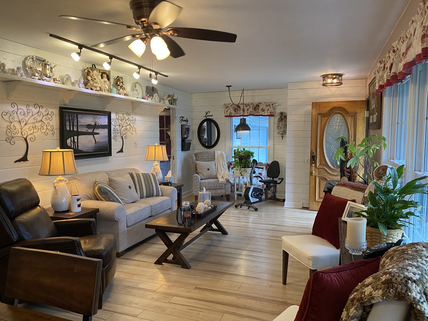 2501 Caton Farm Road Joliet, IL 60435 - Photo 4 of 57