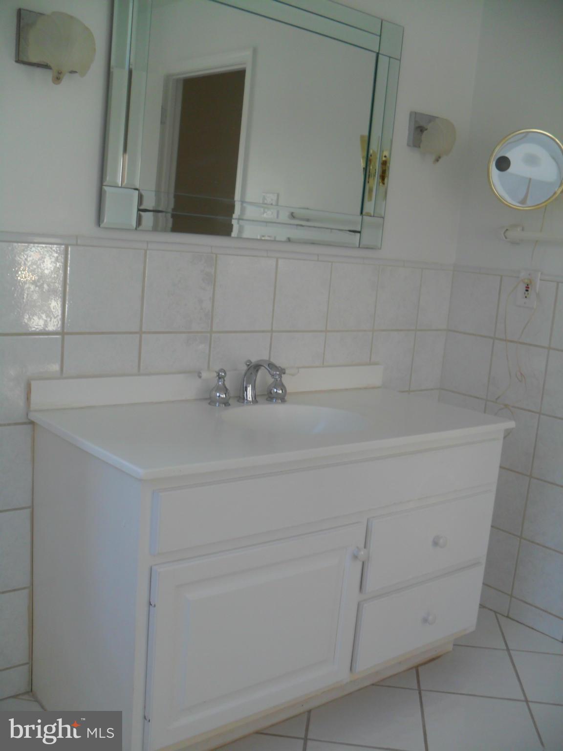 3420 Holly Road Annandale, VA 22003 - Photo 17 of 30 Bath (Master)