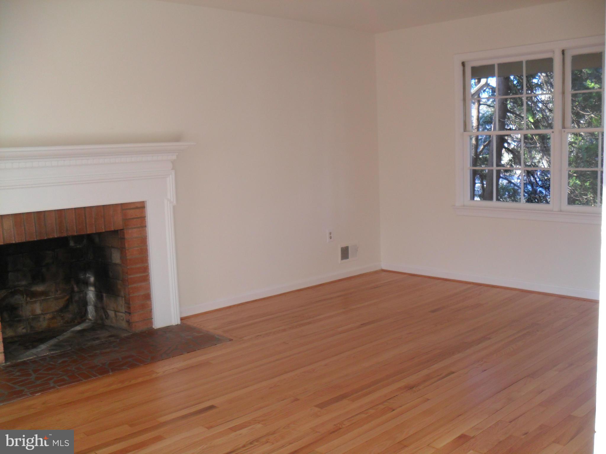 3420 Holly Road Annandale, VA 22003 - Photo 4 of 30 Living Room