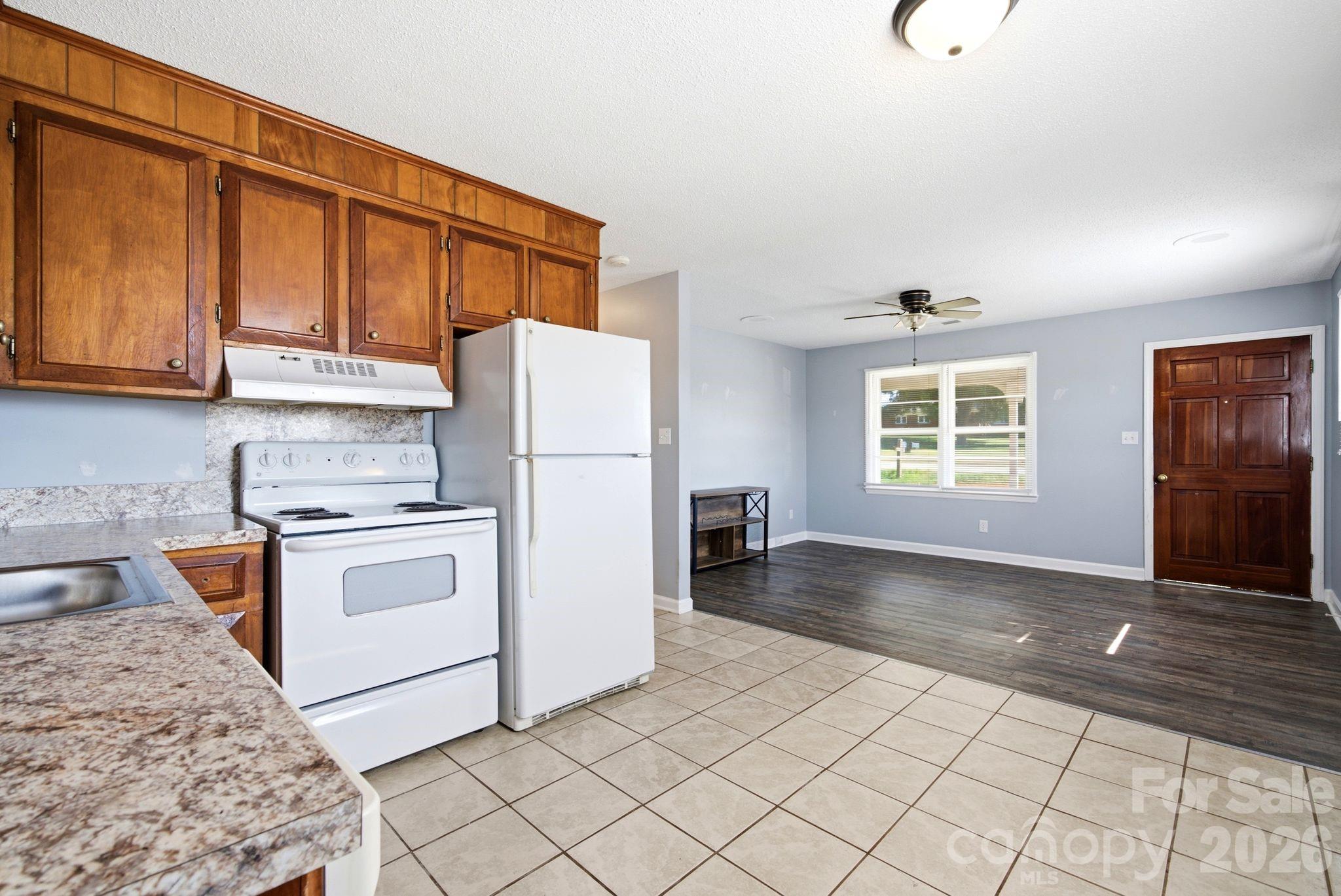 7537 Old Plank Road Stanley, NC 28164 - Photo 5 of 36