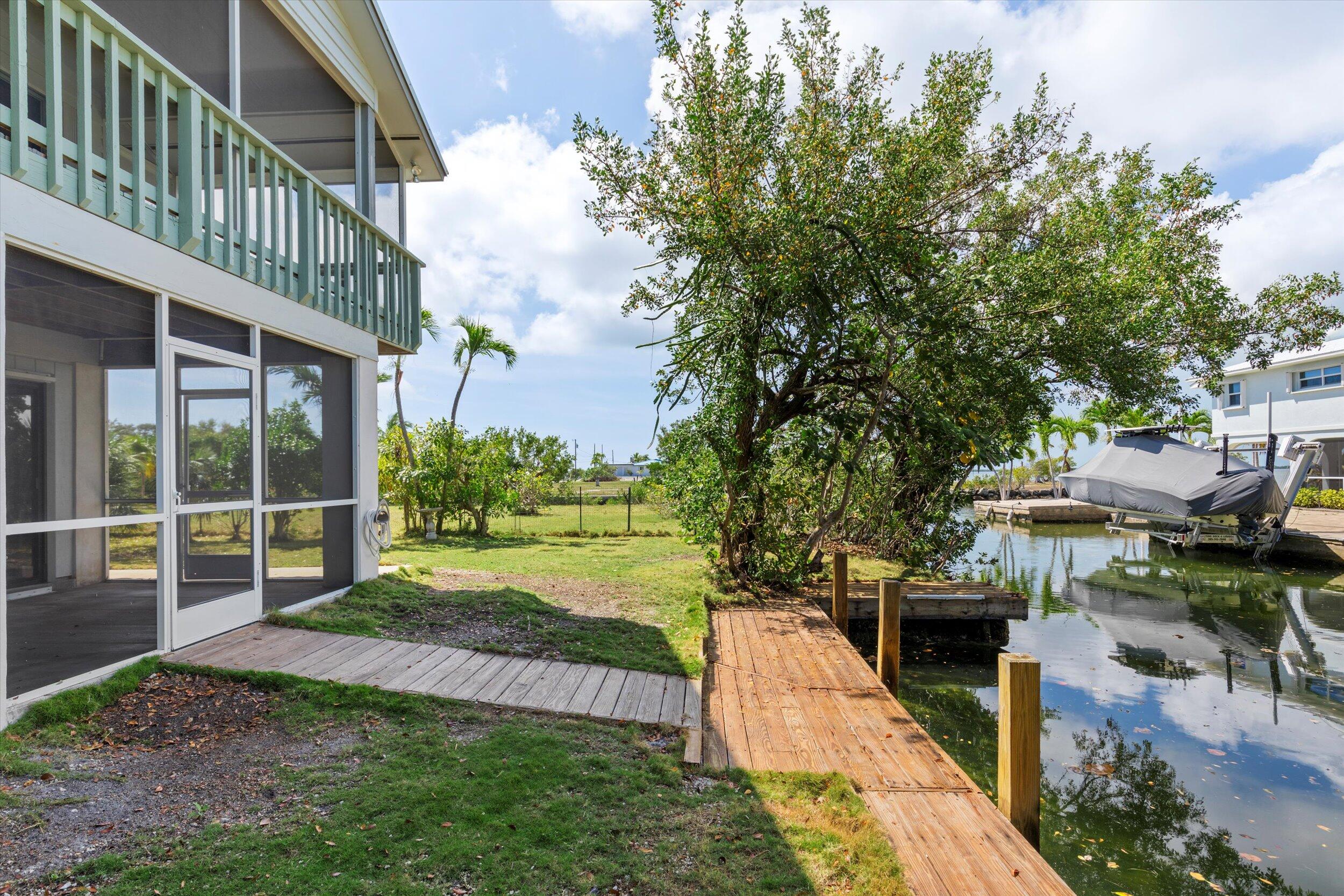 3714 Pine Street Big Pine Key, FL 33043 - Photo 38 of 64 Canal Side