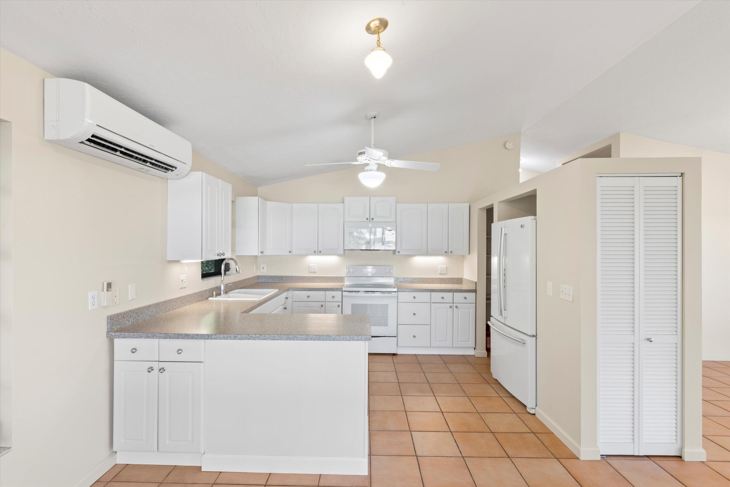 3714 Pine Street Big Pine Key, FL 33043 - Photo 10 of 64 Kitchen