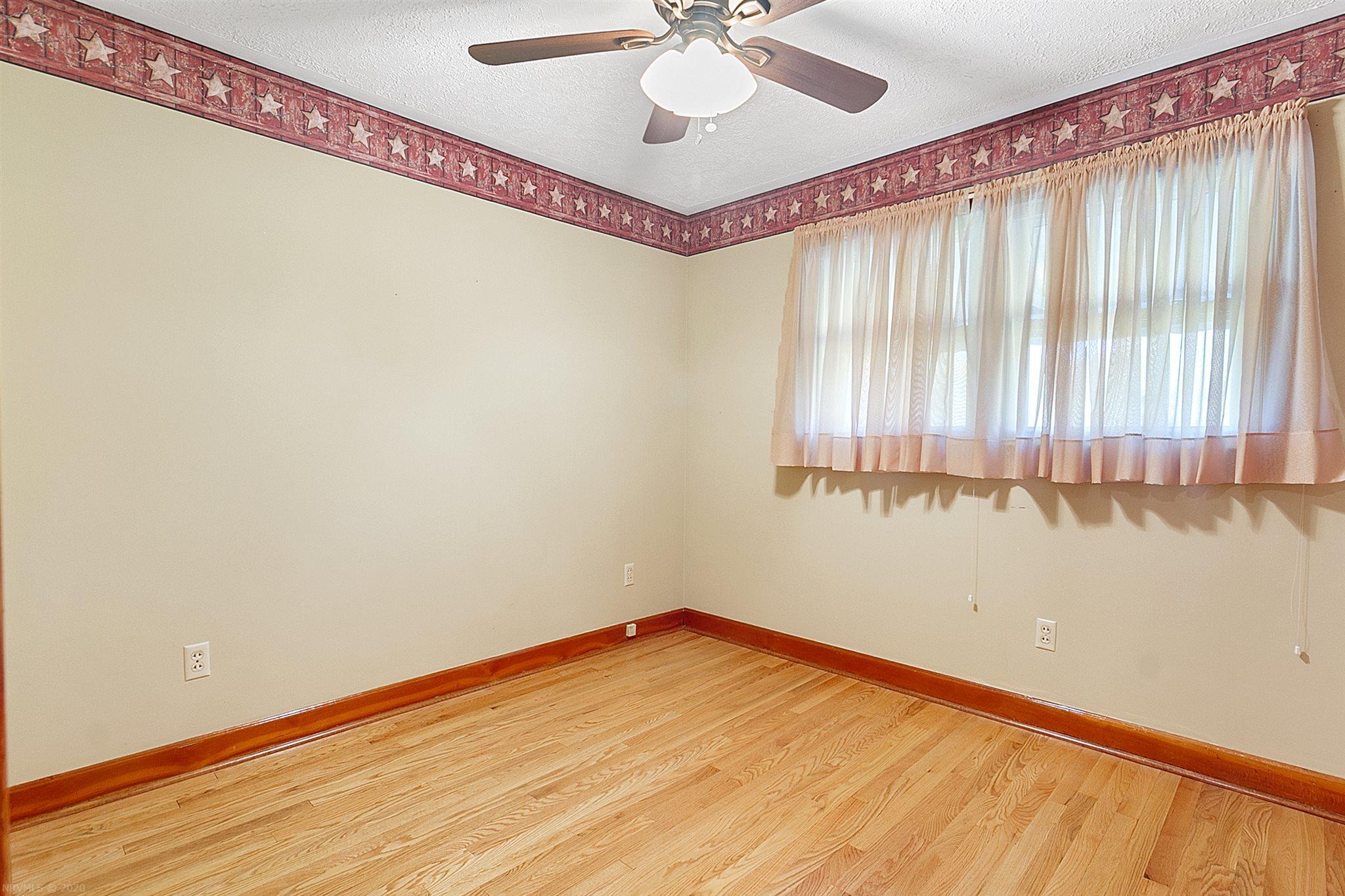 1712 Newbern Road Pulaski, VA 24301 - Photo 27 of 72 Gallery Image 27