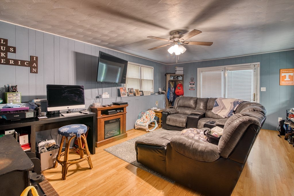 836 Cleghorn Valley Road Marion, VA 24354 - Photo 7 of 19 Gallery Image 7