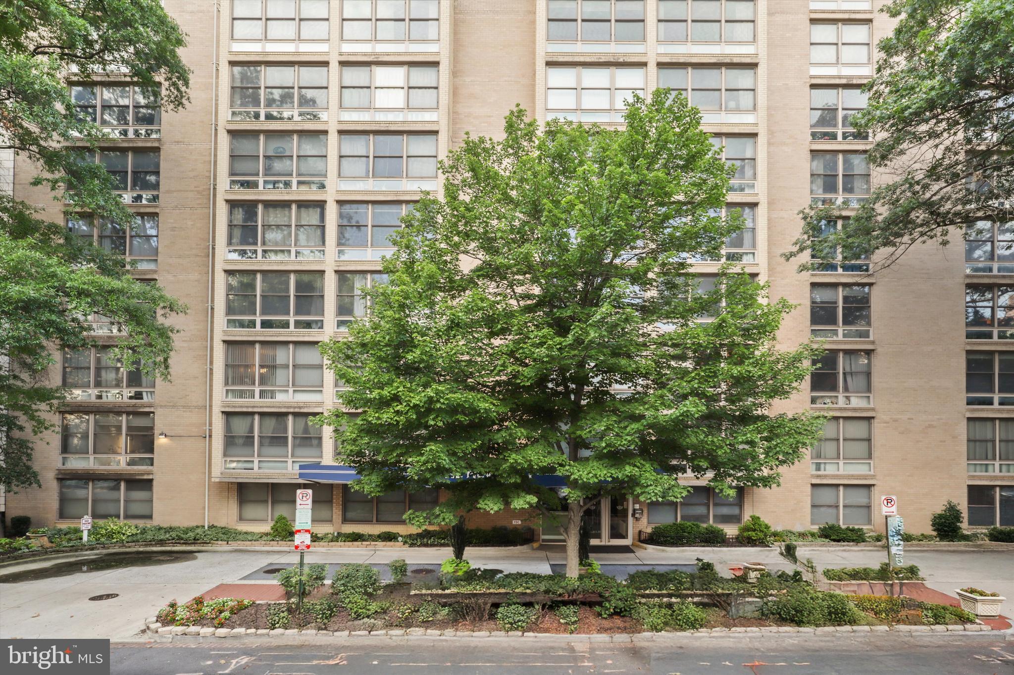 1260 21st Street Northwest, Unit 108 Washington, DC 20036 - Photo 3 of 23 a front view of a building