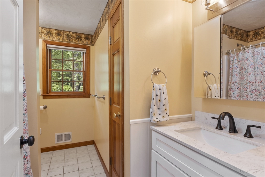 116 Island Road Lunenburg, MA 01462 - Photo 26 of 42