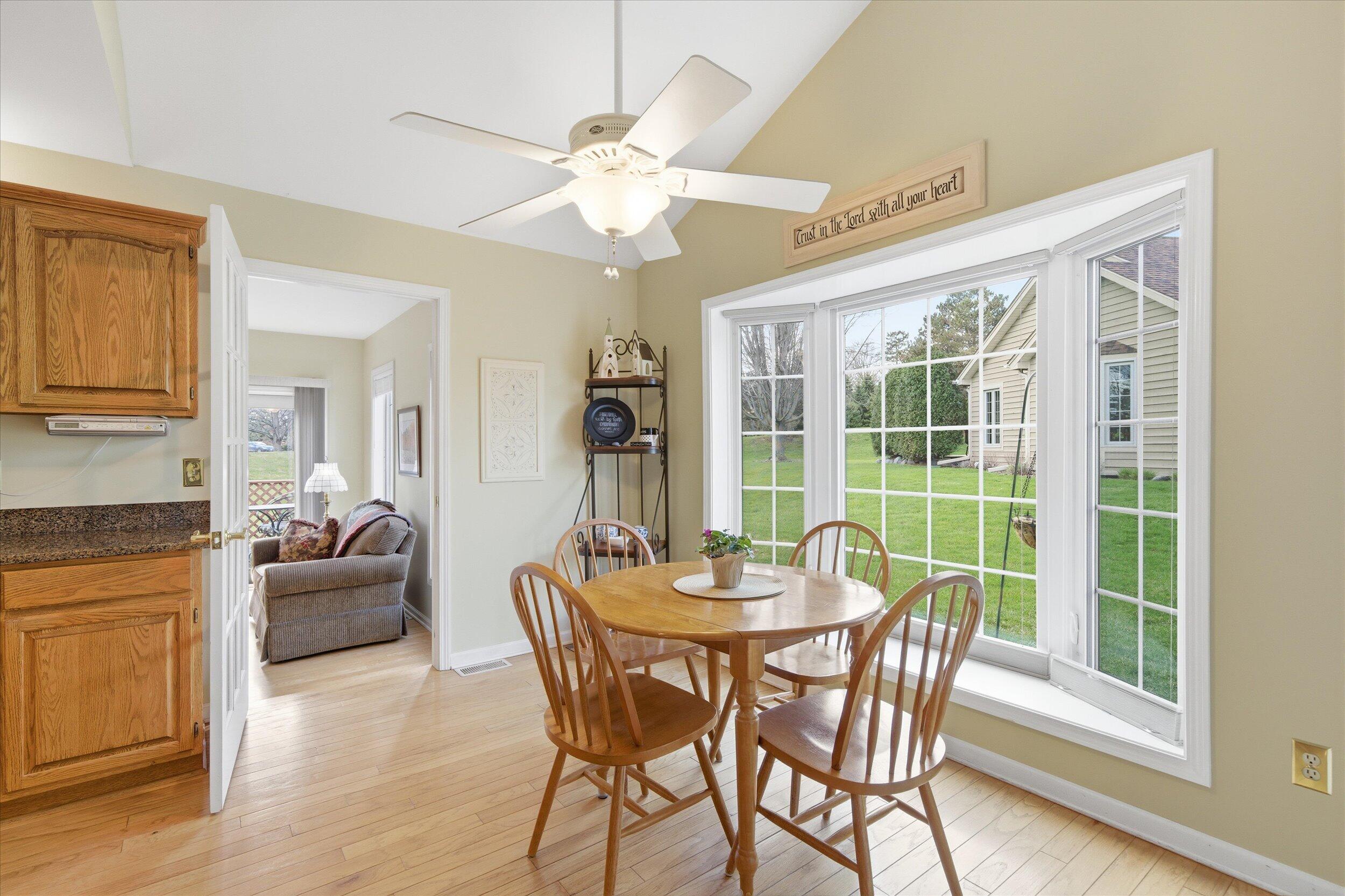 W268-n1935 Shooting Star Road, Unit B Pewaukee, WI 53072 - Photo 19 of 41 Dinette w/door to Family Room