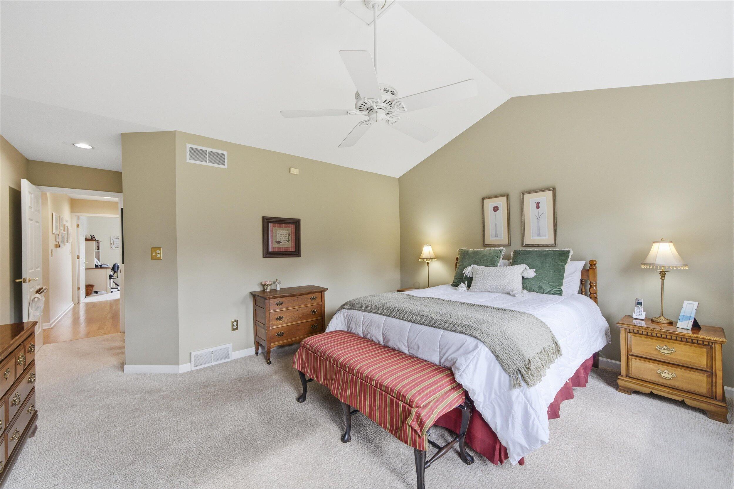 W268-n1935 Shooting Star Road, Unit B Pewaukee, WI 53072 - Photo 27 of 41 Primary Suite