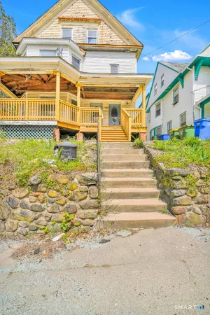 $1,750 | 114 Buckingham Street, Waterbury, CT 06710