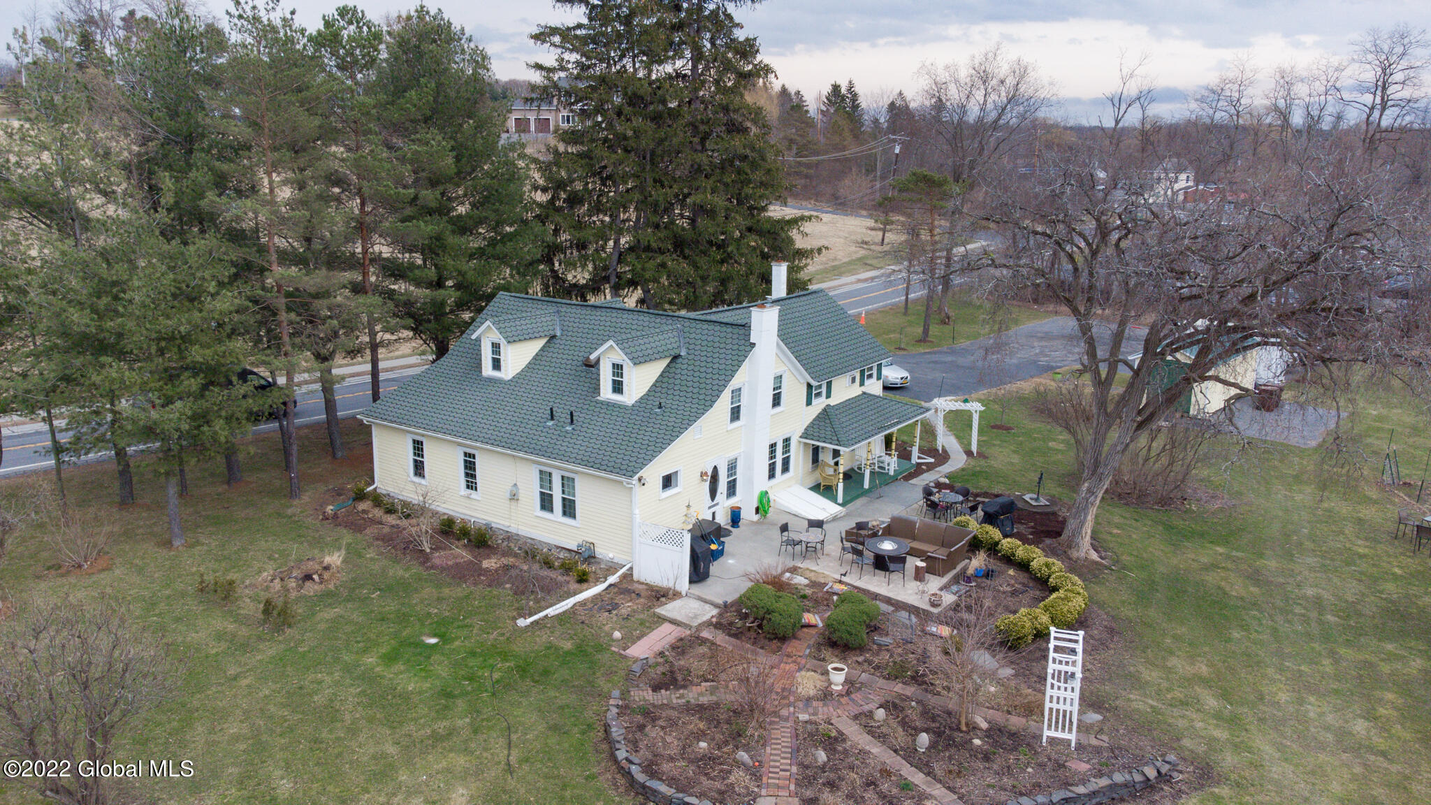 8 Altamont Road Voorheesville, NY 12186 - Photo 2 of 69 8 Altamont Rd-09