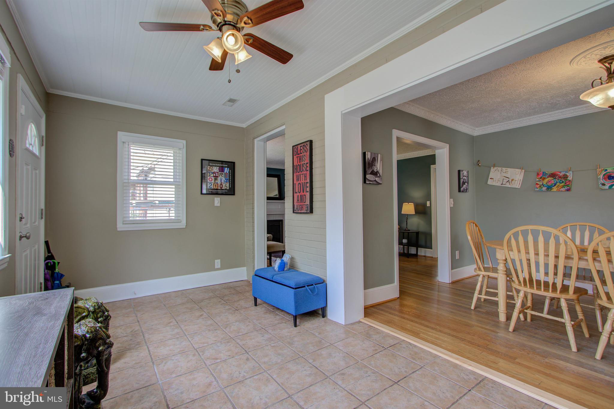 10009 Dallas Avenue Silver Spring, MD 20901 - Photo 5 of 45 Dining room off front entrance