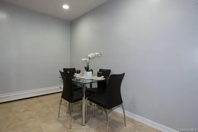 $2,795 | 100 Friendly Court Avenue, Unit L057, Babylon, NY 11704