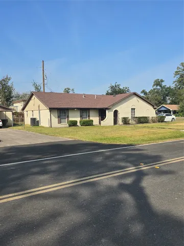 a view of houses with sky view