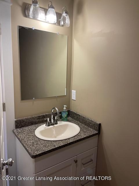 344 East Miller Road Lansing, MI 48911 - Photo 14 of 20 IMG_1423