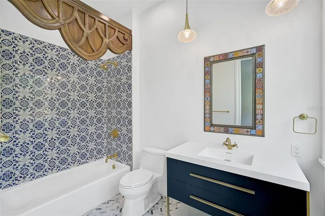 $1,570,000 | 360 North Point Road, Osprey, FL 34229