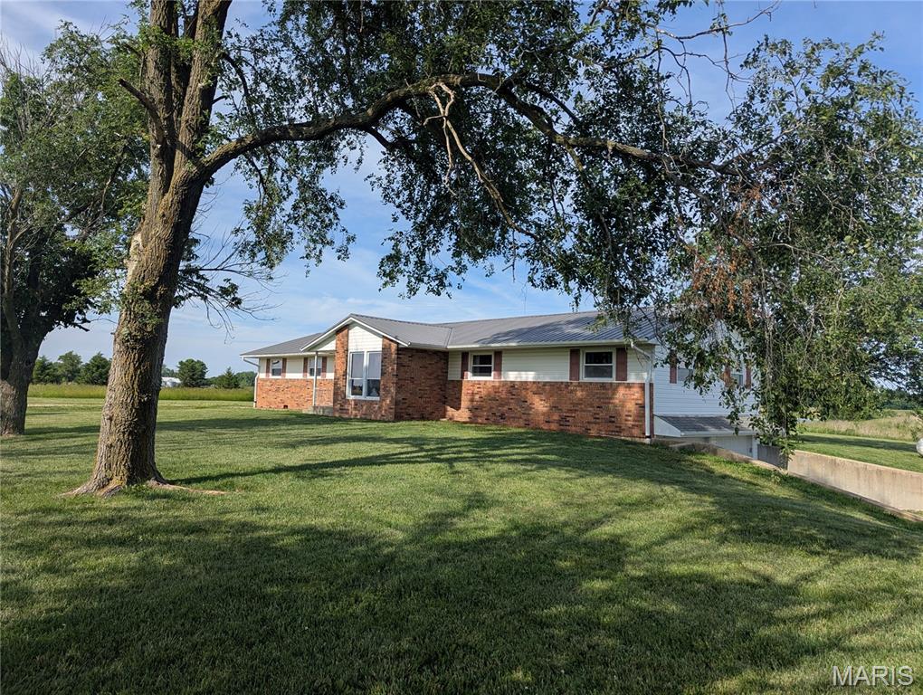 1434 Mulberry Grove Road Mulberry Grove, IL 62262 - Photo 4 of 45
