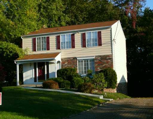 130 Phillips Lane McKees Rocks, PA 15136 - Photo 1 of 6 Exterior Front.