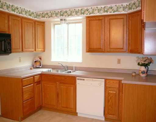 130 Phillips Lane McKees Rocks, PA 15136 - Photo 2 of 6 Kitchen.