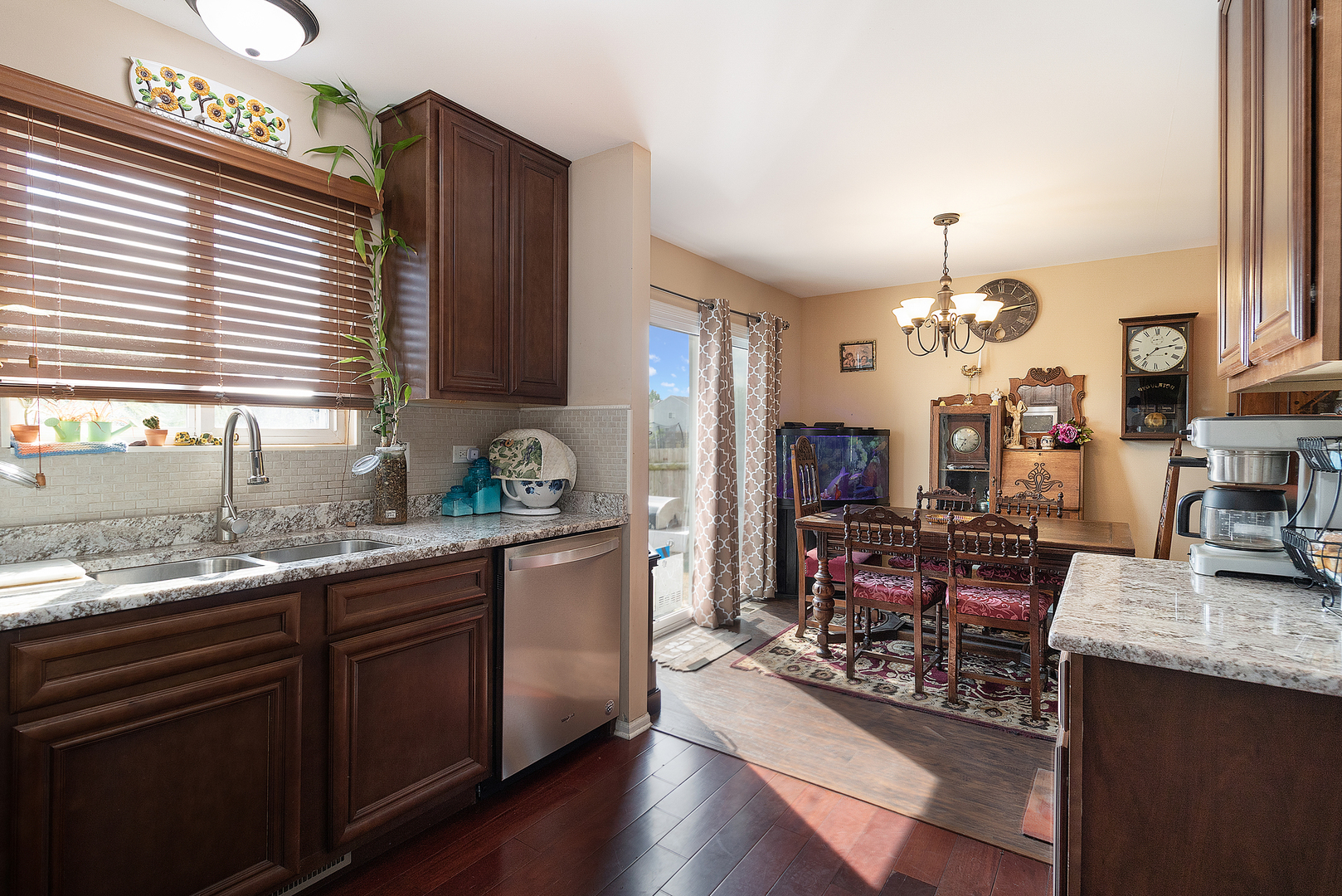 1800 Silver Ridge Drive Plainfield, IL 60586 - Photo 7 of 22