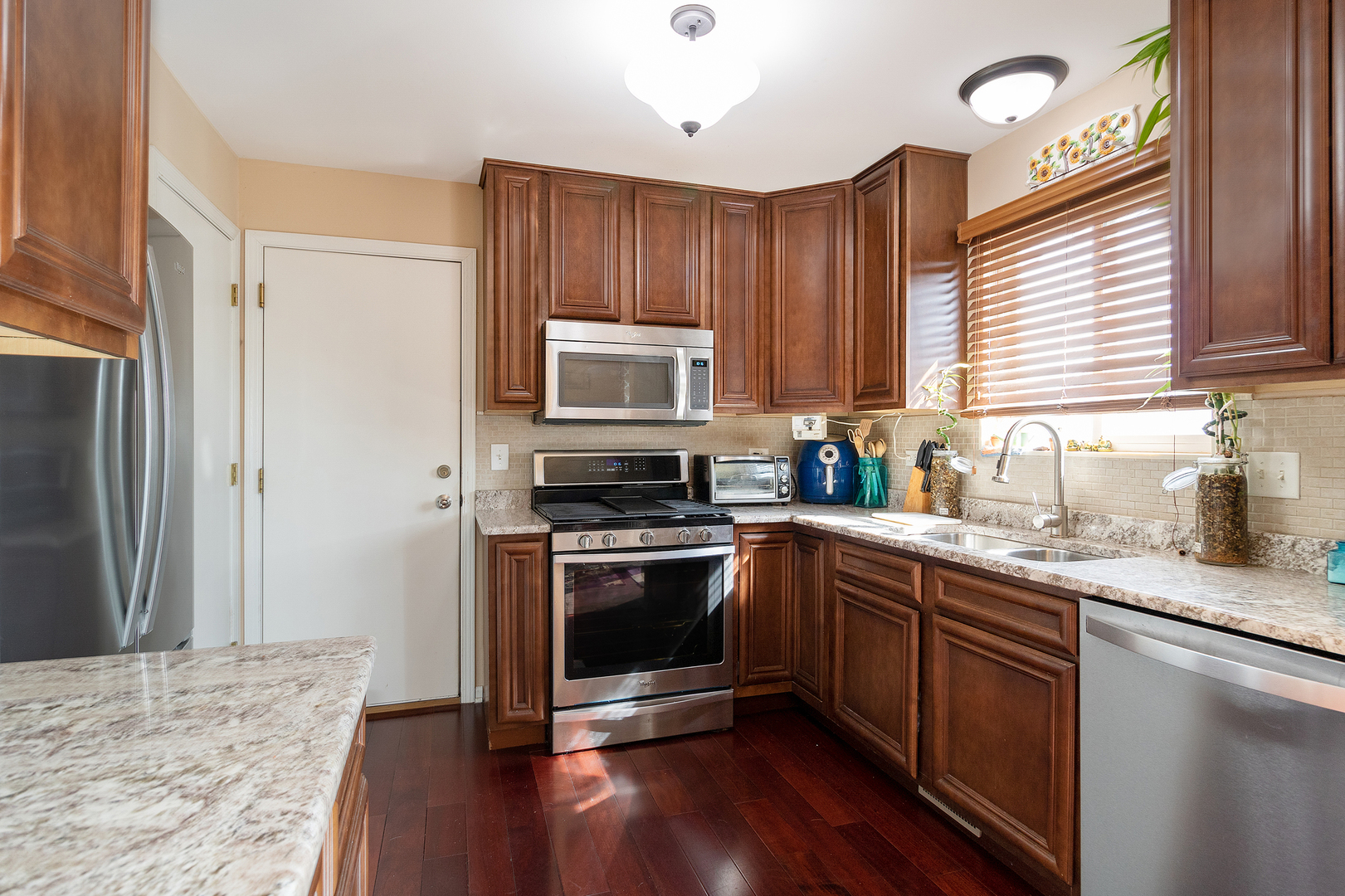 1800 Silver Ridge Drive Plainfield, IL 60586 - Photo 8 of 22