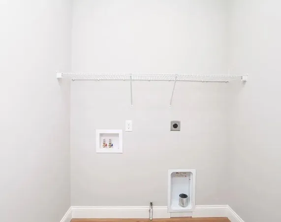 $389,900 | 1 Saint Ivans Circle, Bloomington, IL 61705